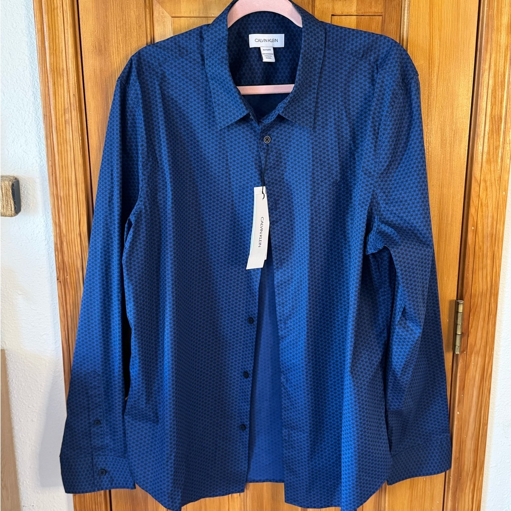 Calvin Klein XL Men's Navy Button Down Shirtless
